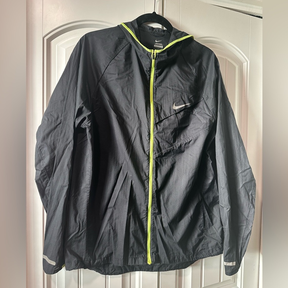 Men's Lightweight Nike Jacket